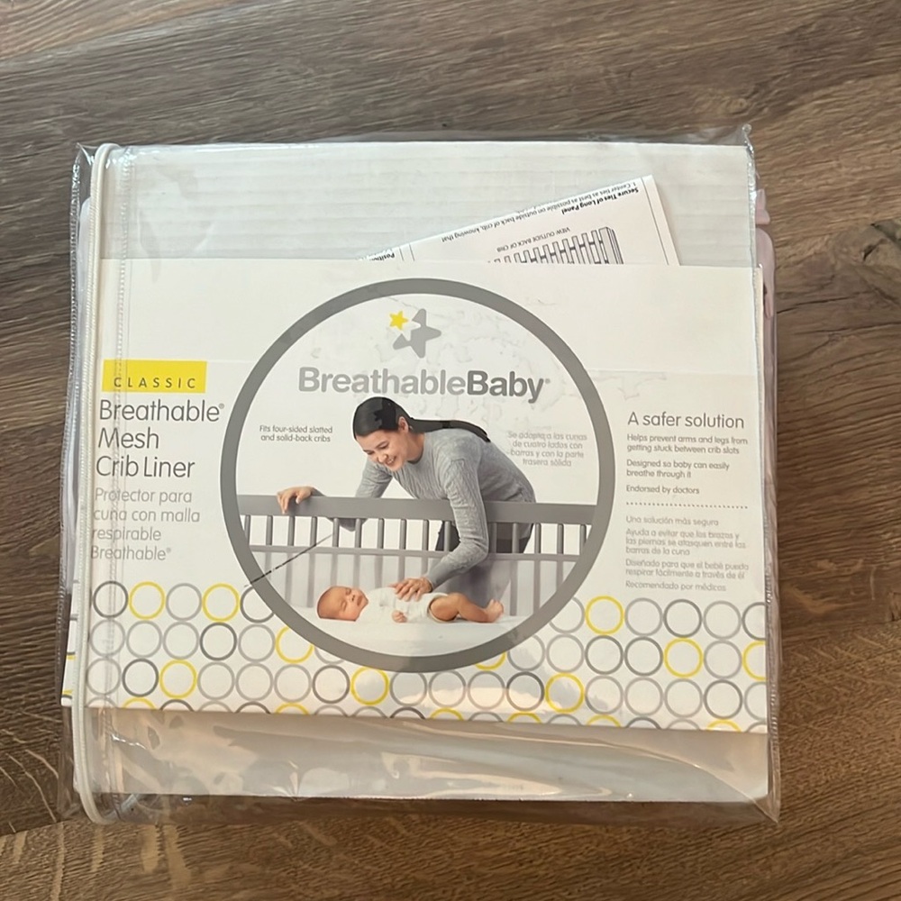 Breathable crib liner